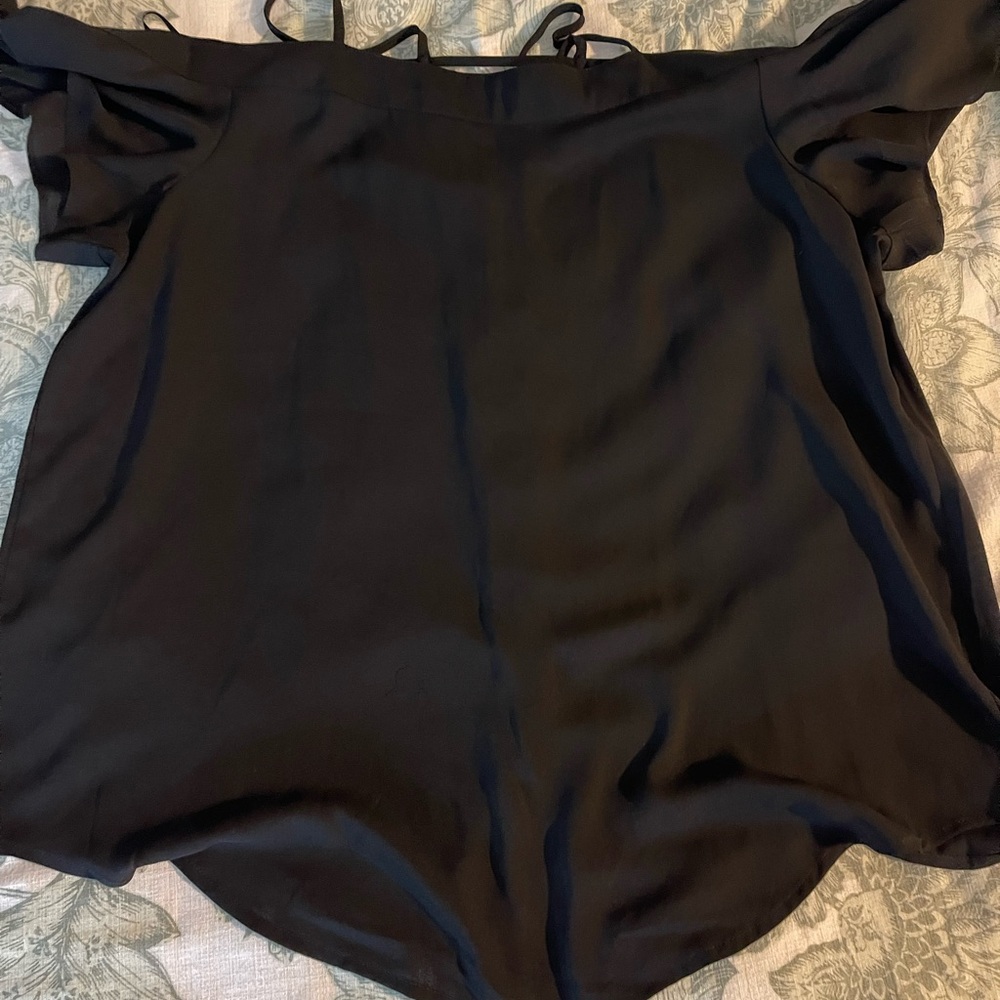 Chic Off-Shoulder Black Top